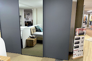 Kleiderschrank